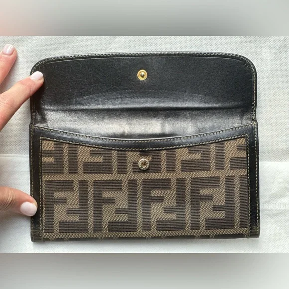 FENDI Zucca Wallet — Brown/Black — Made in Italy - Authentic Vintage ✨ - Picture 3 of 13